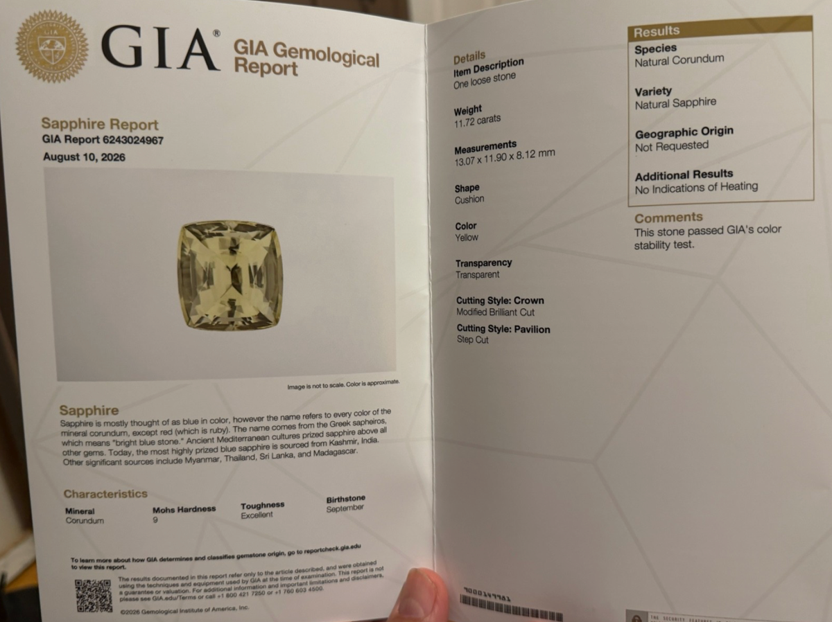 Gorgeous 11.72 carat Unheated Yellow Sapphire, Diamond, 18k Gold Ring GIA