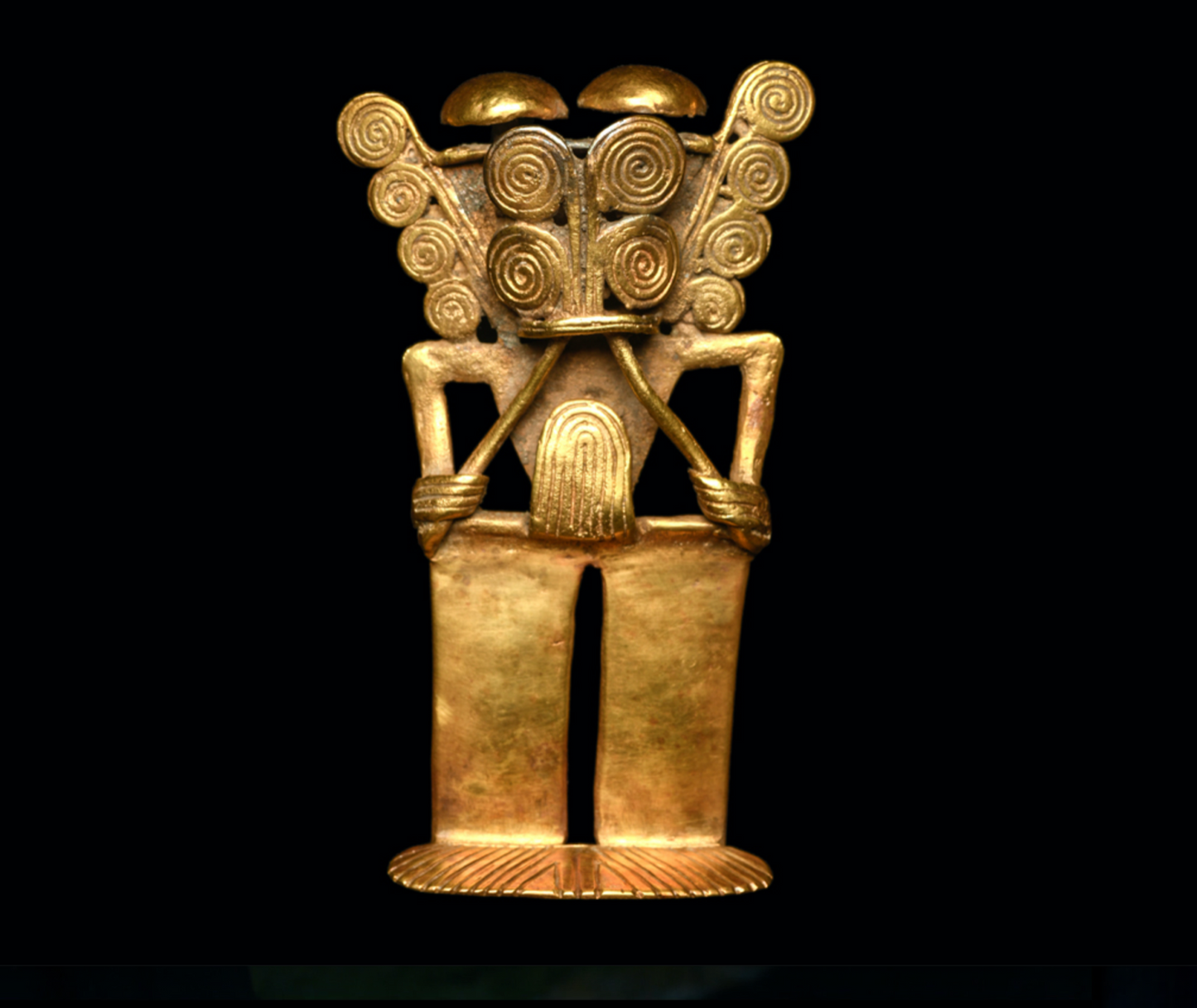 Impressive Darian Gold Figural Pectoral Pendant - Pre Columbian Pendant Colombia