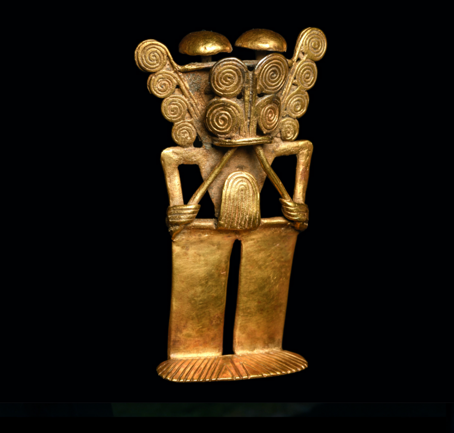 Impressive Darian Gold Figural Pectoral Pendant - Pre Columbian Pendant Colombia