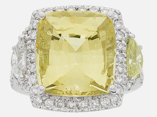 Gorgeous 11.72 carat Unheated Yellow Sapphire, Diamond, 18k Gold Ring GIA