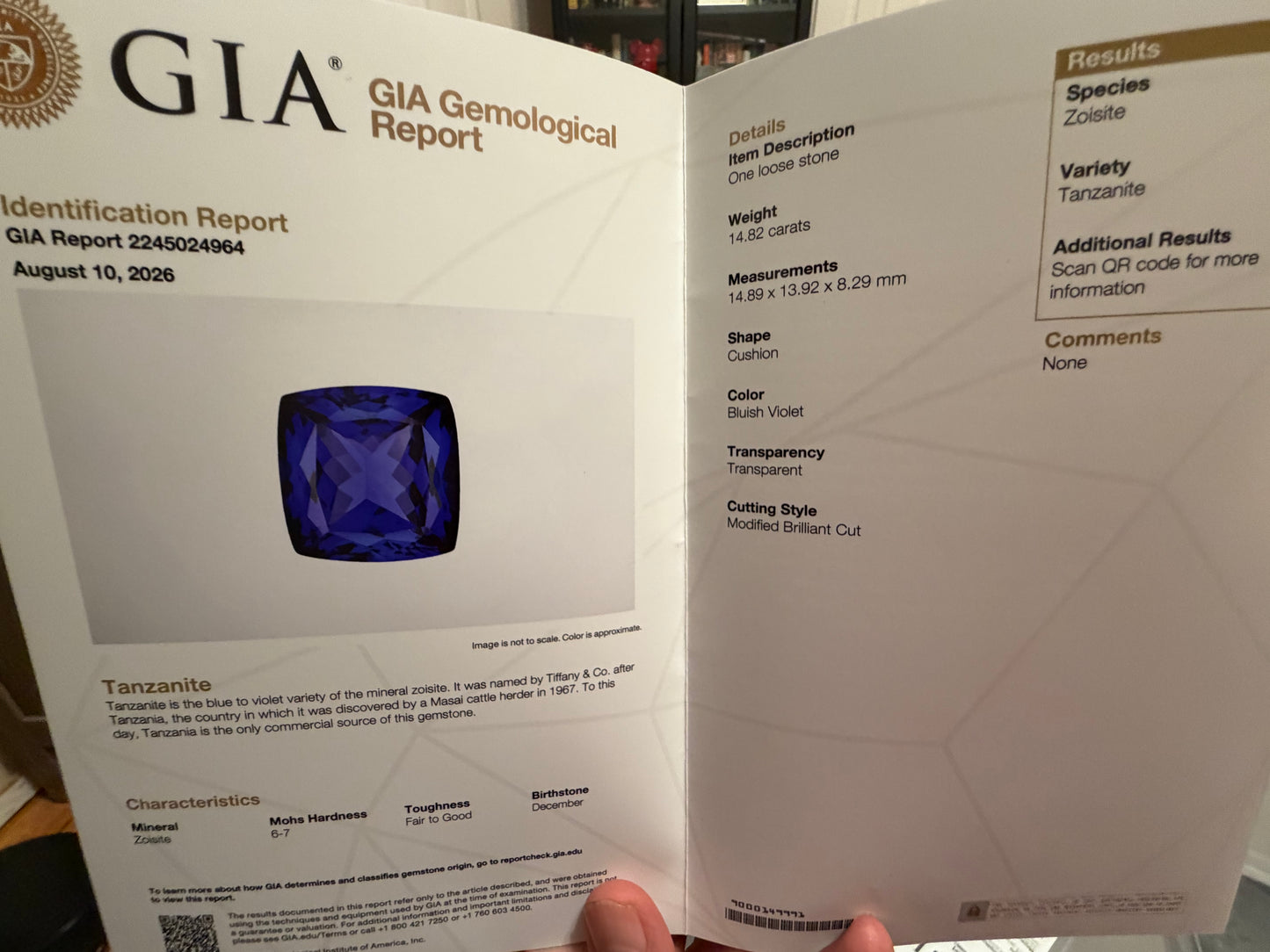 Stunning 14.82 carats High Quality Tanzanite, Diamond, White Gold Ring GIA Certification